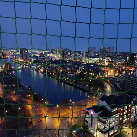 Quayside Penthouse 2 Bedroom Ensuite Near Media City & Manchester United Kültér fotó